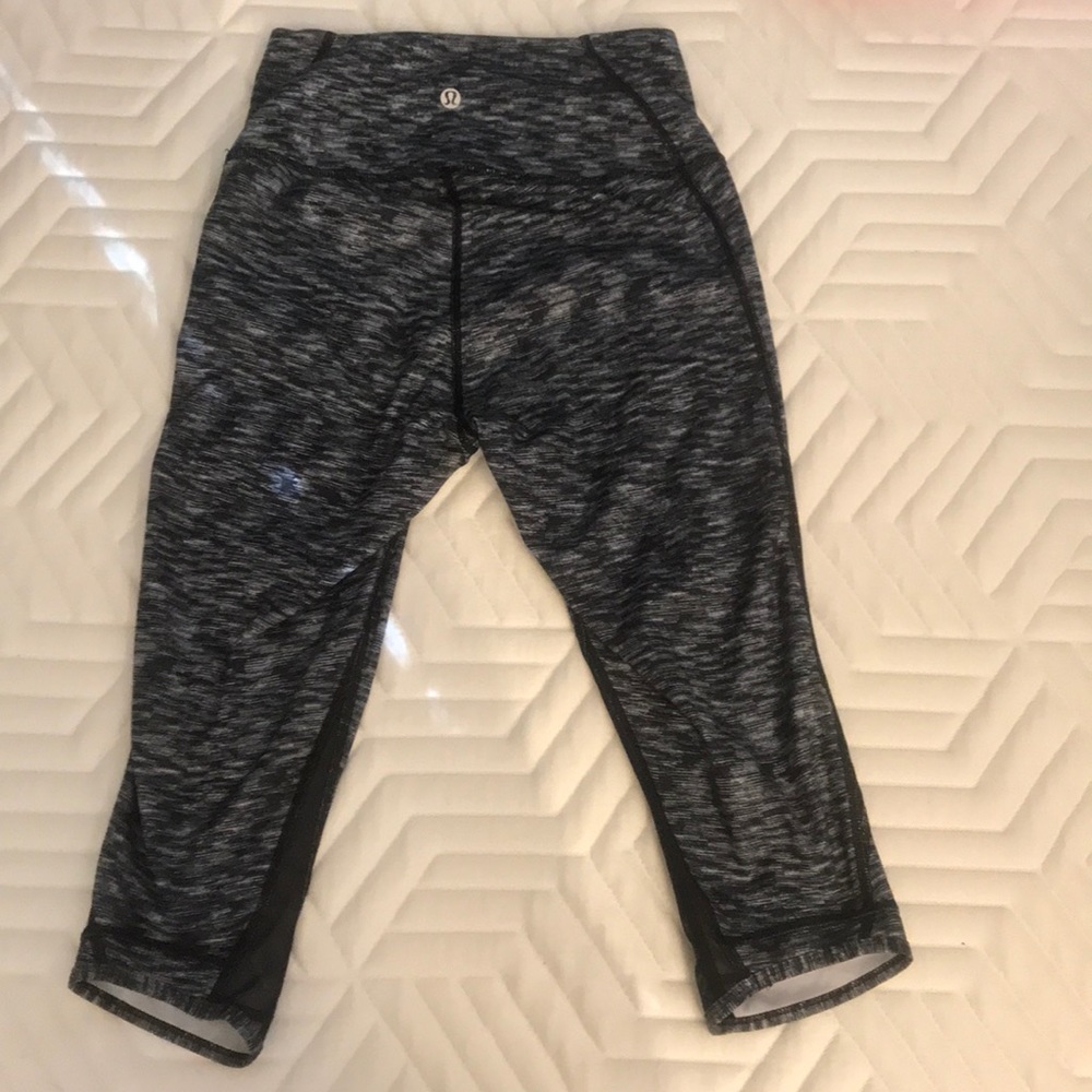Cropped lululemmon leggings